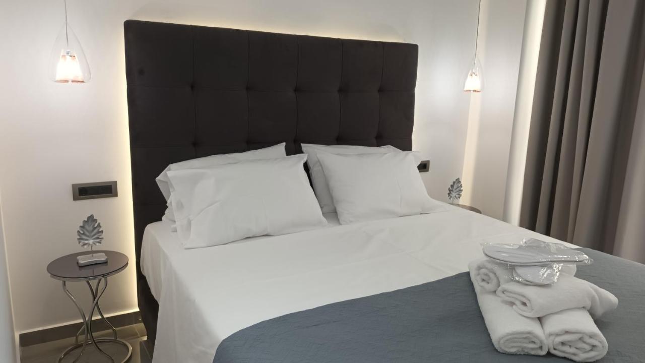 Km Luxury Apart Downtown Iraklion Buitenkant foto