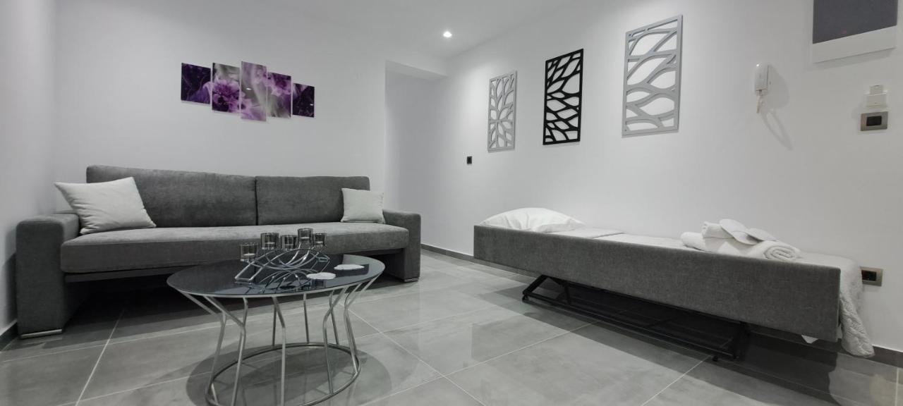 Km Luxury Apart Downtown Iraklion Buitenkant foto