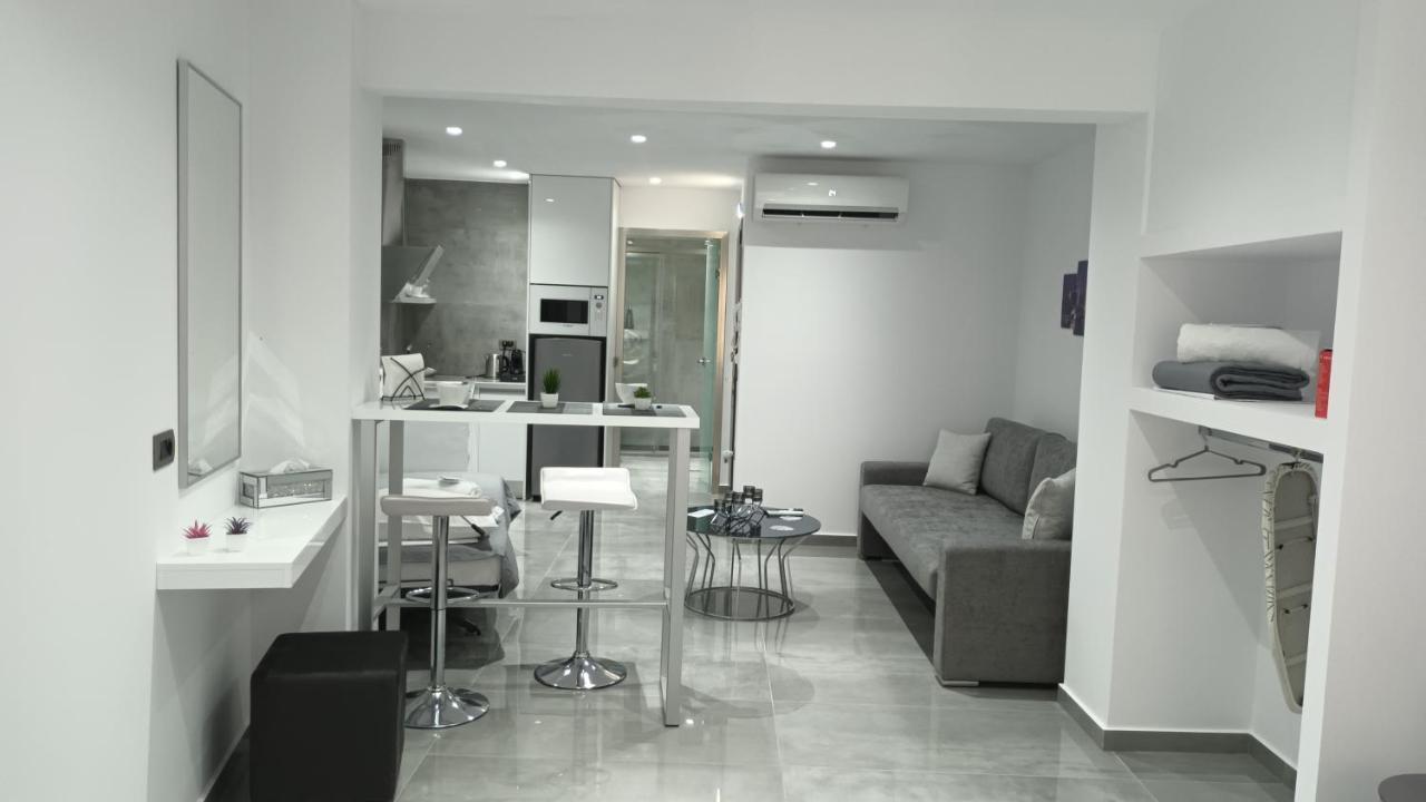 Km Luxury Apart Downtown Iraklion Buitenkant foto