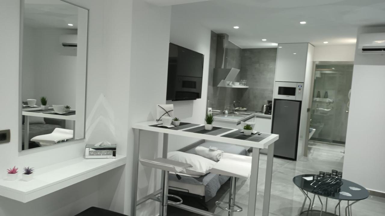 Km Luxury Apart Downtown Iraklion Buitenkant foto