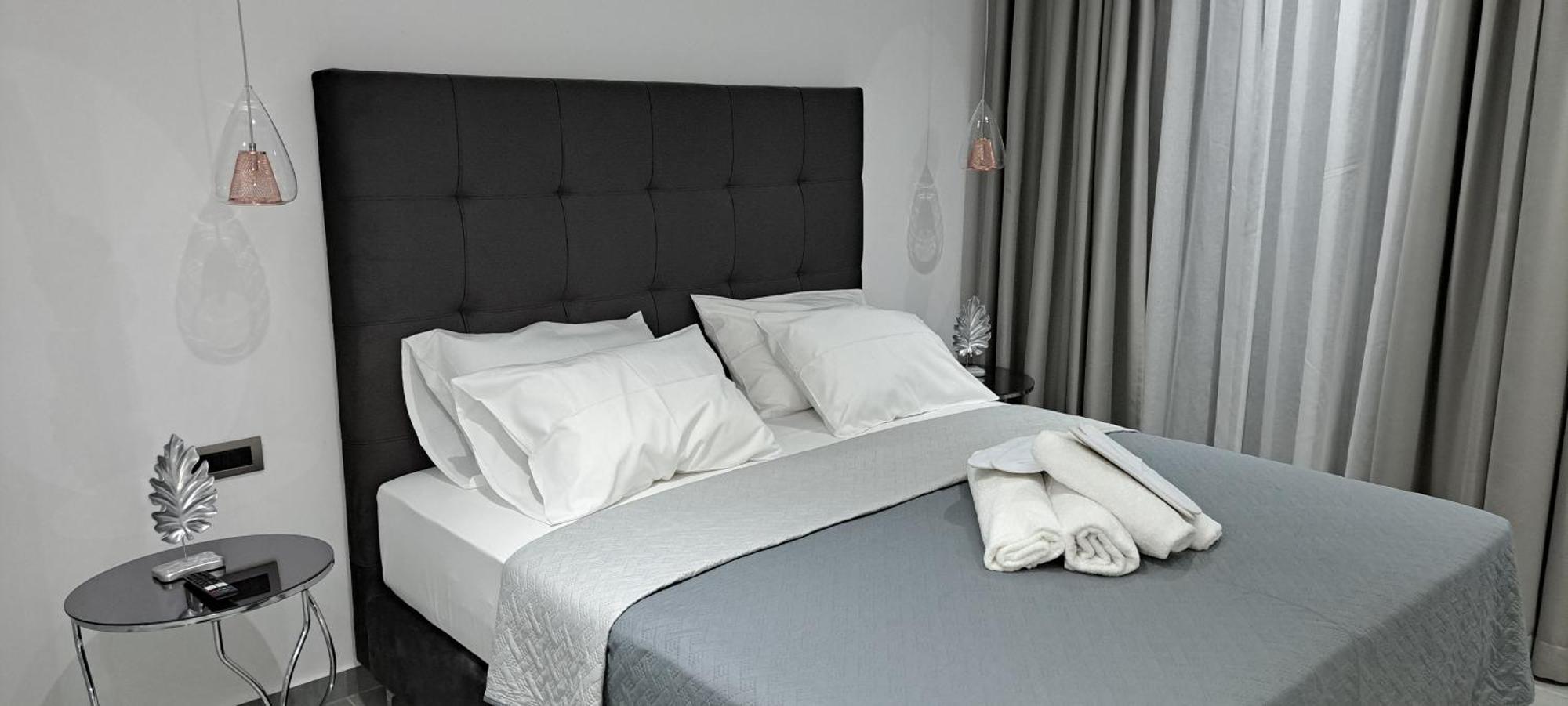 Km Luxury Apart Downtown Iraklion Buitenkant foto