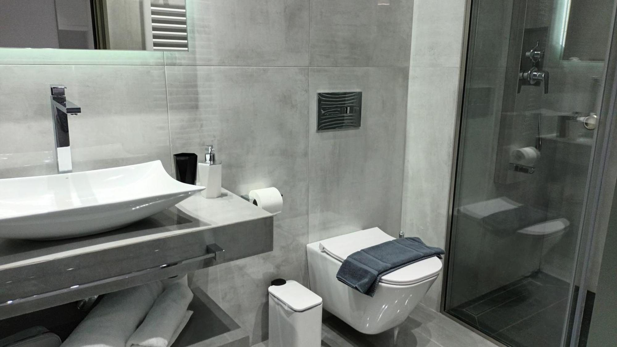 Km Luxury Apart Downtown Iraklion Buitenkant foto